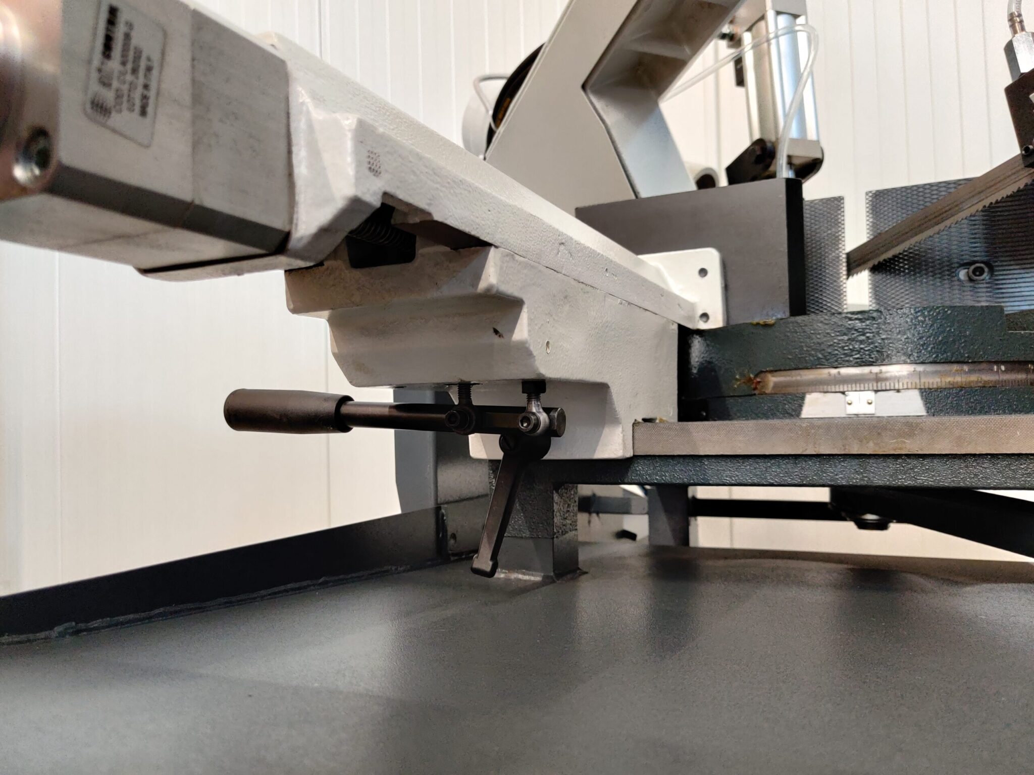Metaallintzaagmachine semi-automatisch 400V, fabr. ISTech - type Easy261SA - Afbeelding 13