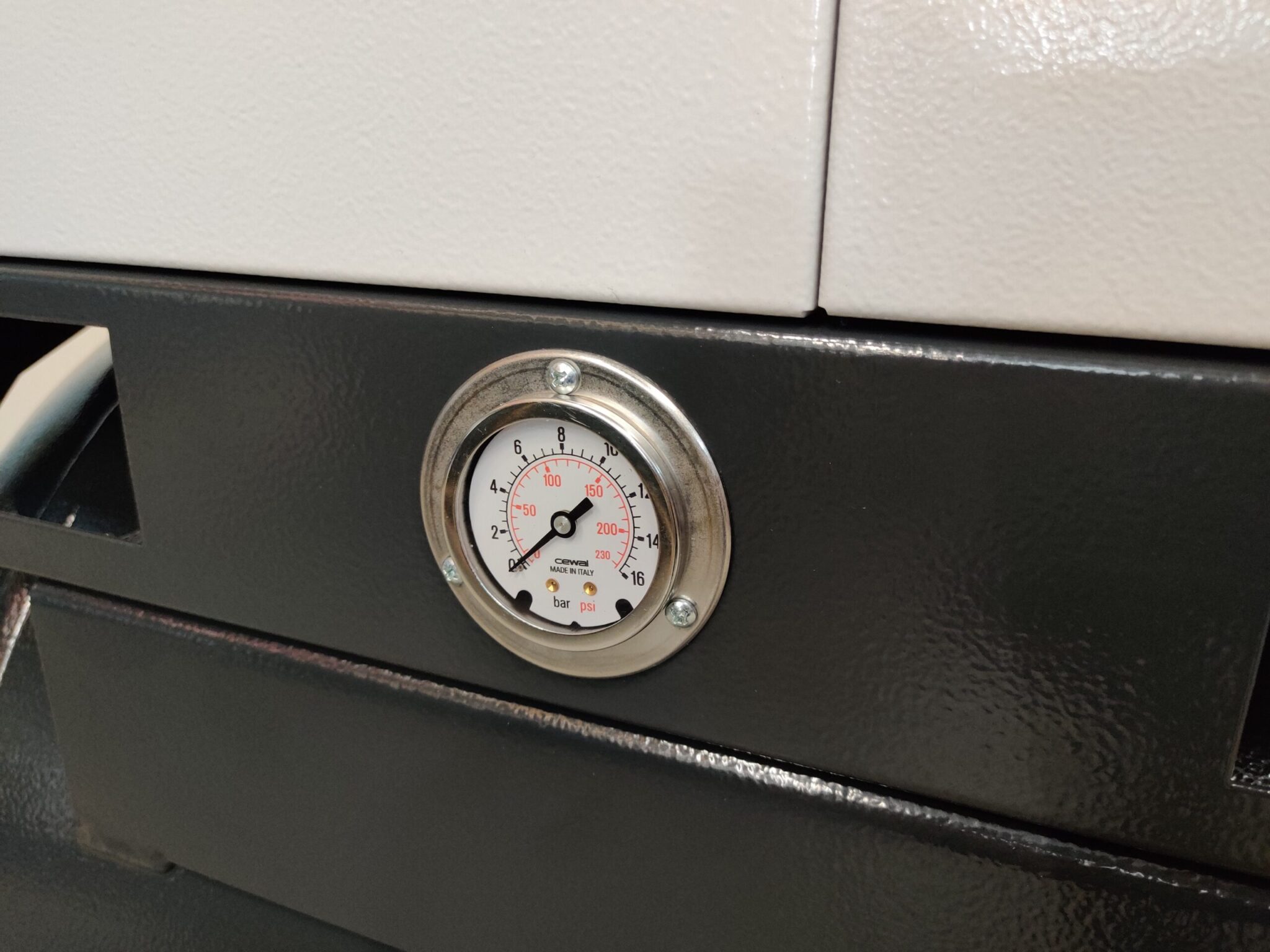 IES AIR - Schroefcompressor 7,5kW / 10PK - 270L - 400V - met luchtdroger - Afbeelding 7