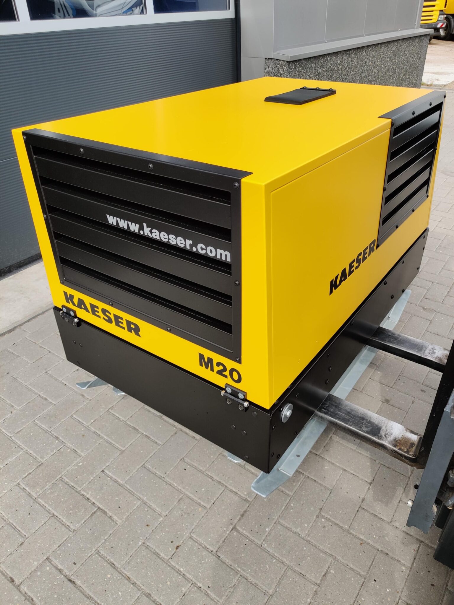 Kaeser - type M20 SKID - Mobiele schroefcompressor - 7 bar
