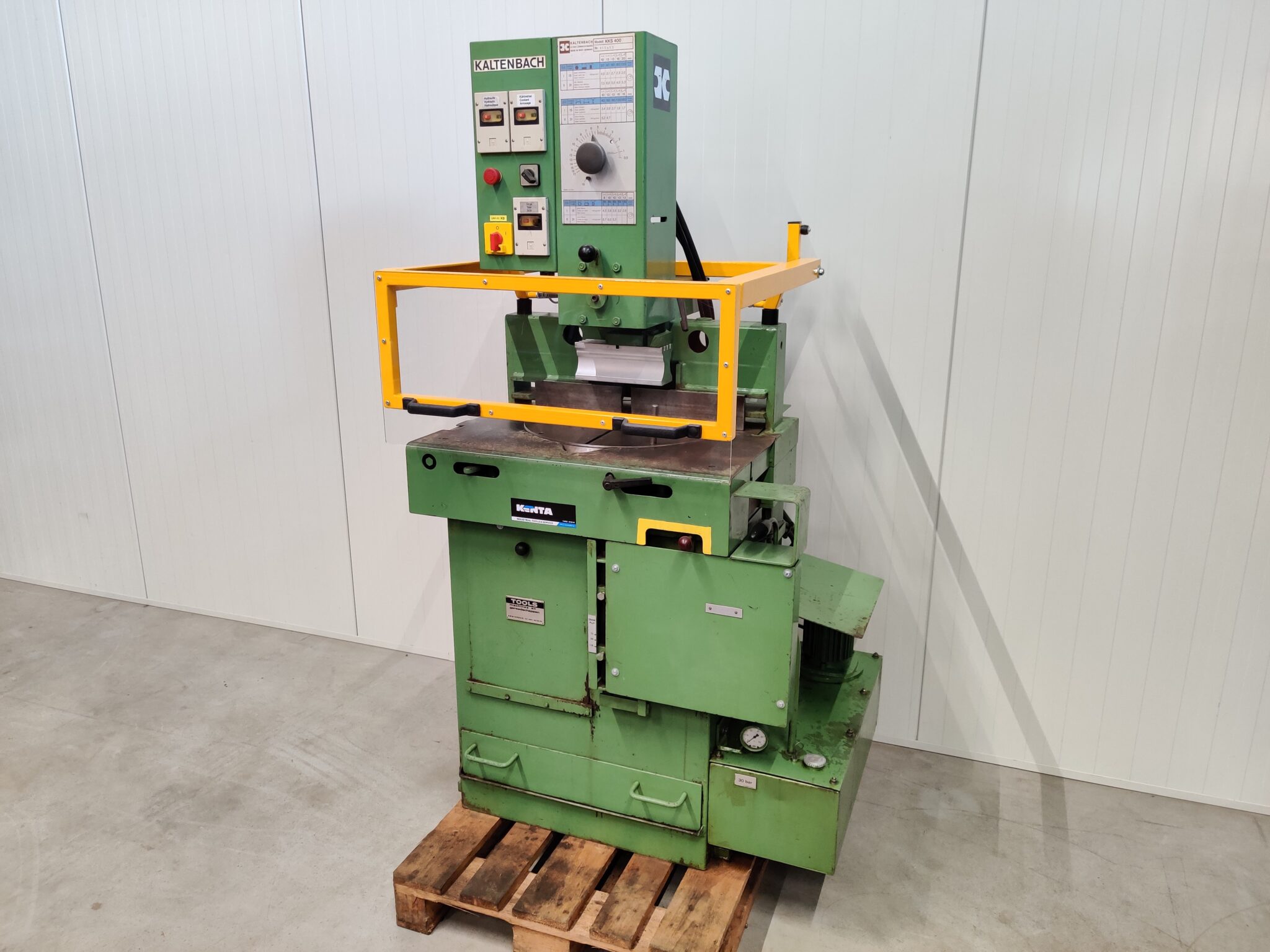Metaalafkortzaag 400V, fabr. Kaltenbach - type KKS400E (gebruikt)
