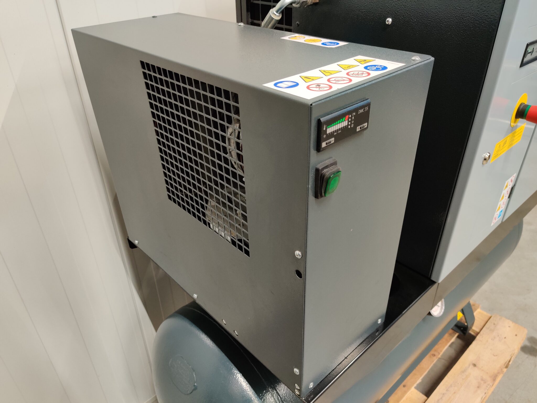 Schroefcompressor met droger 7,5kW - 400V, fabr. KTC - type S 10-270 D (Gebruikt) - Afbeelding 3